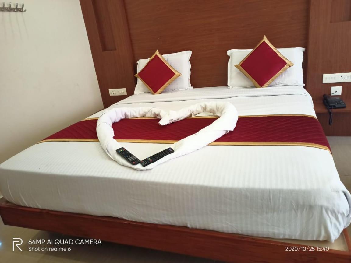 Meridian Castle Hotel Puducherry Eksteriør billede
